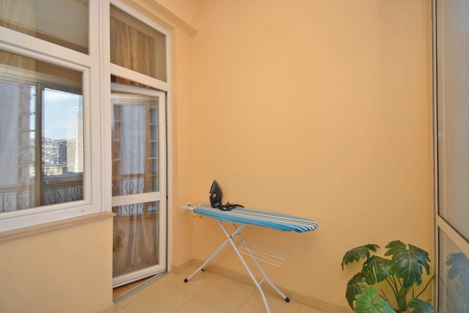 Iron/ironing board