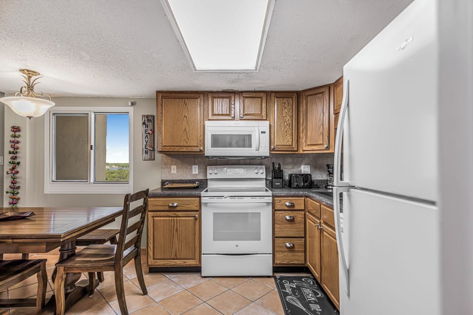 Full Kitchen