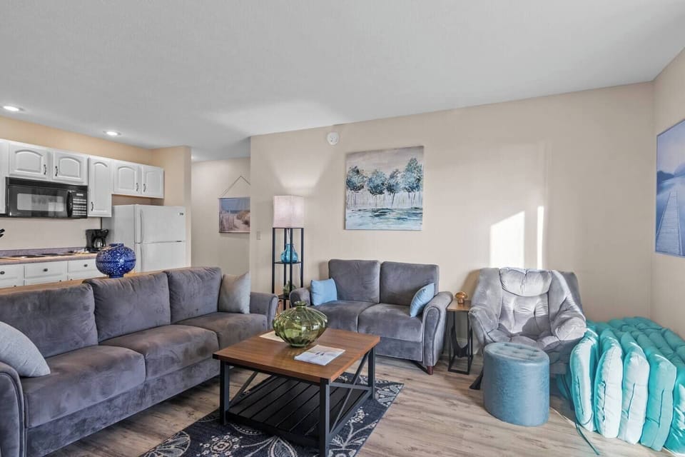 Townhome, Bay View | Living area