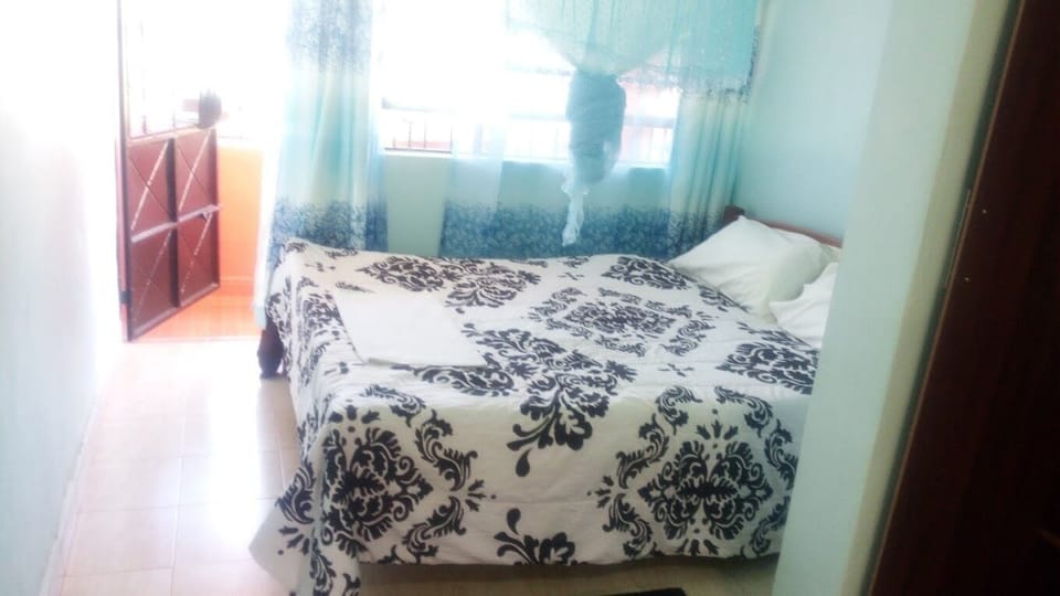 Standard Double Room | Free WiFi, bed sheets