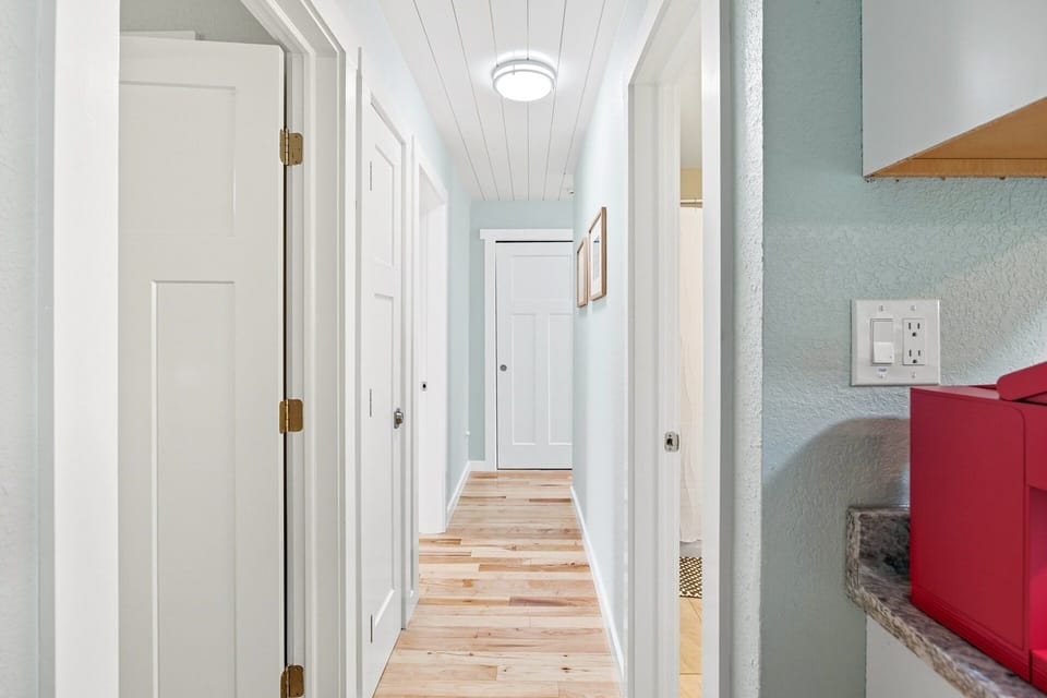 Hummingbird Haven – a bright, renovated oceanside retreat in Nags Head perfect for family fun and relaxation.