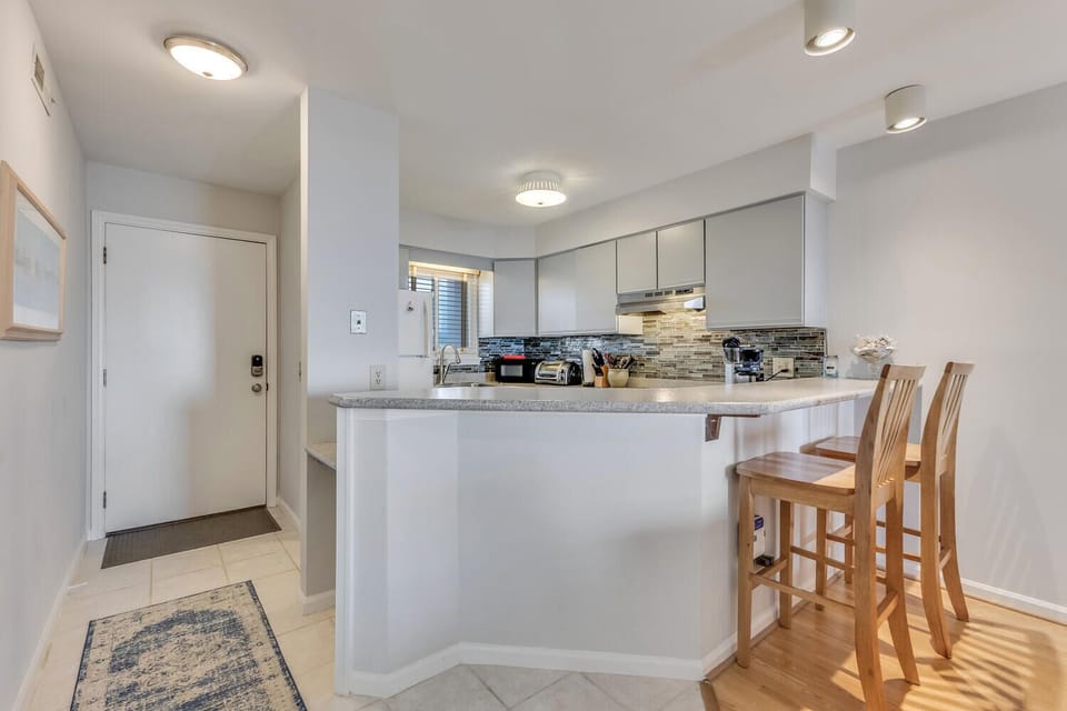 Sea 11 Sand Pebbles C11-large-012-019-Kitchen  Eating Area-1500x1000-72dpi