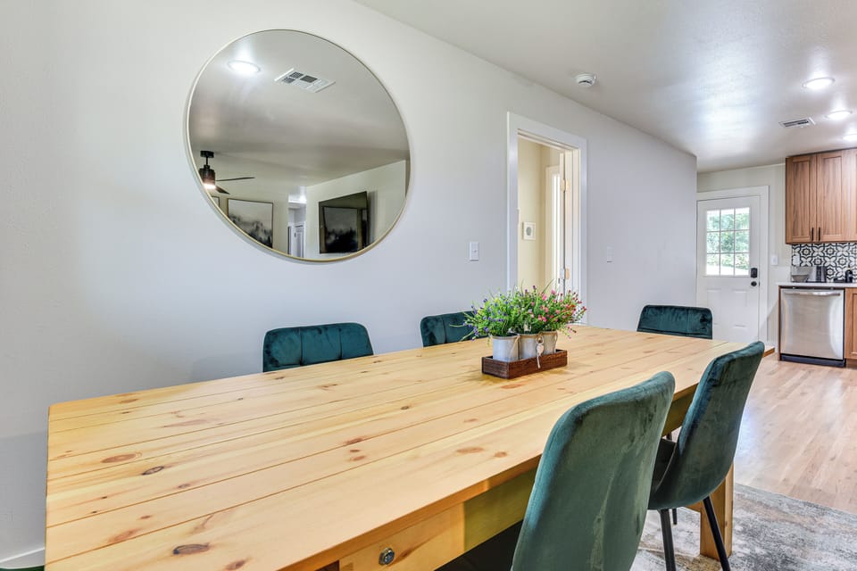 House (4 Bedrooms) | Interior