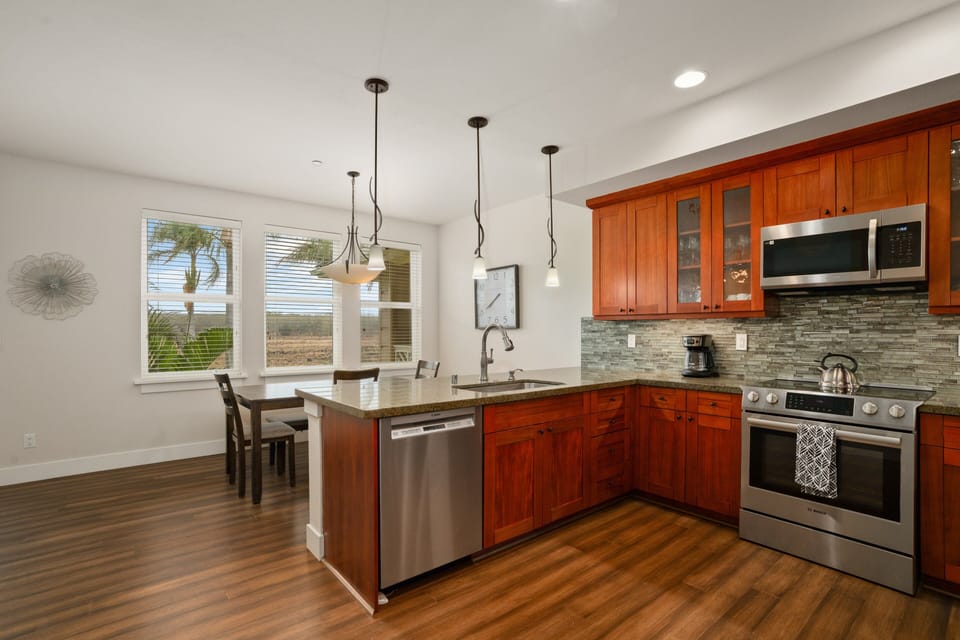 Condo, 2 Bedrooms | Private kitchen | Fridge, oven, coffee/tea maker, toaster