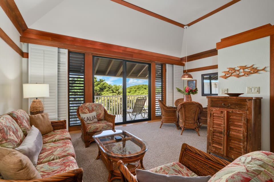 Condo, 1 Bedroom | Living area