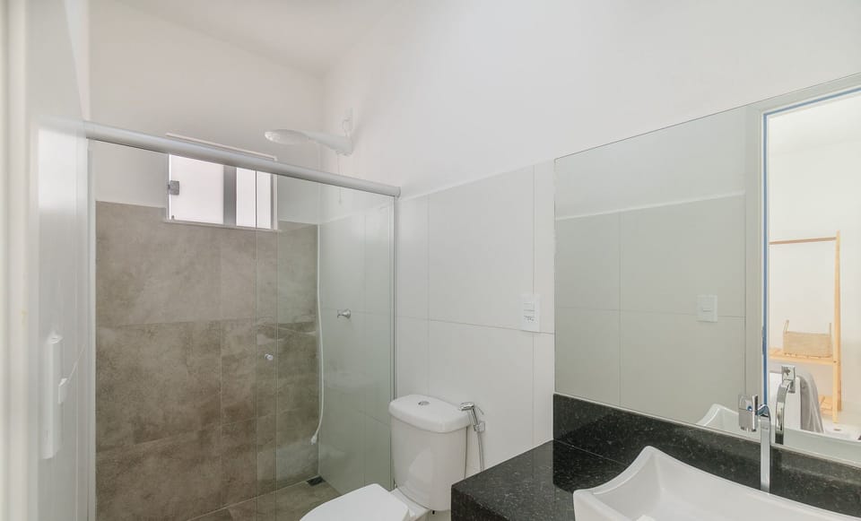 Basic Apartment | Bathroom | Shower
