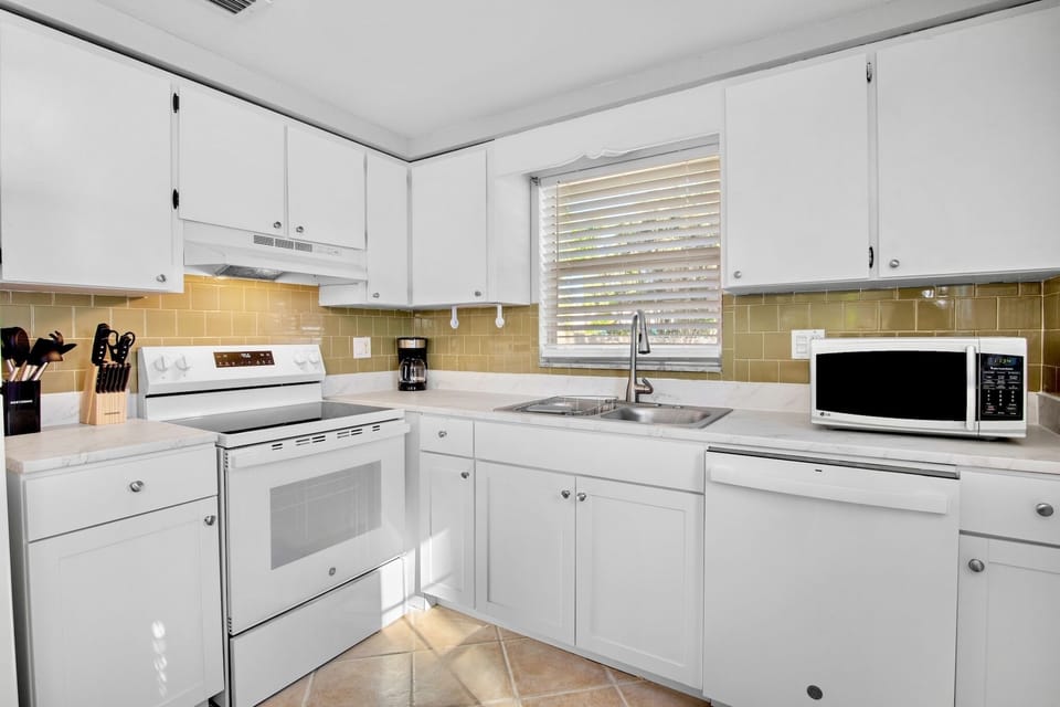 Fully equipped kitchen