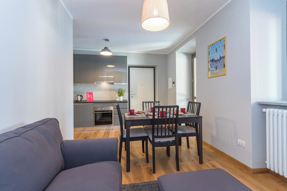 Appartamento 2 camere da letto | Living area | 30-inch TV with satellite channels