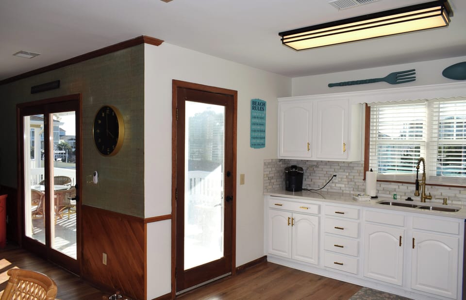 Lots of cabinet space.