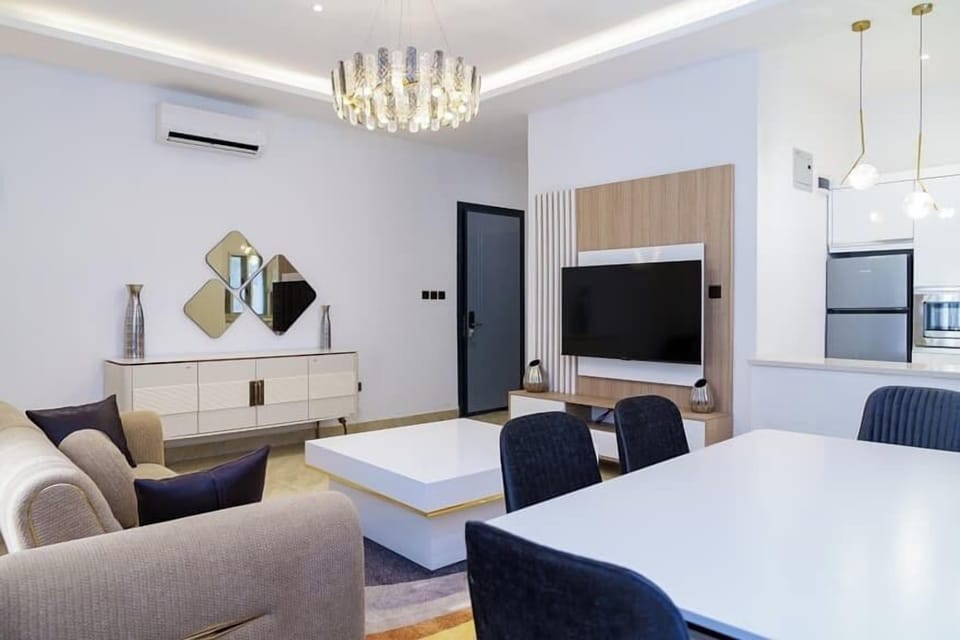 Deluxe Apartment, Balcony, City View | Living area