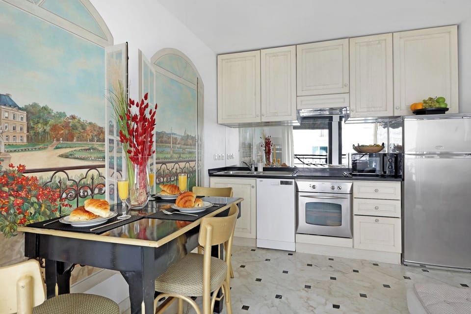 City Apartment, 2 Bedrooms, Non Smoking | Private kitchen | Espresso maker, coffee/tea maker, electric kettle, toaster