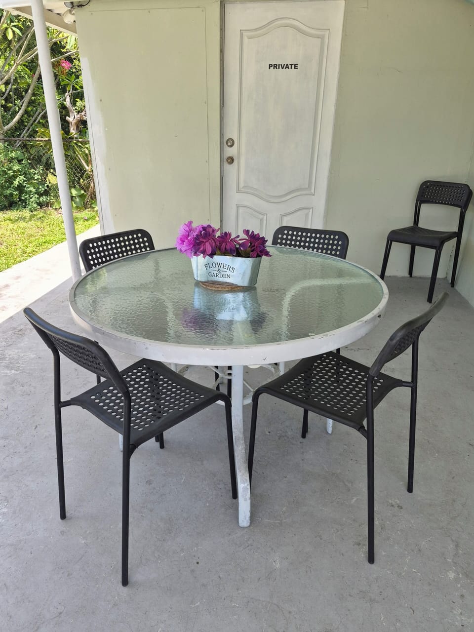 Outdoor dining