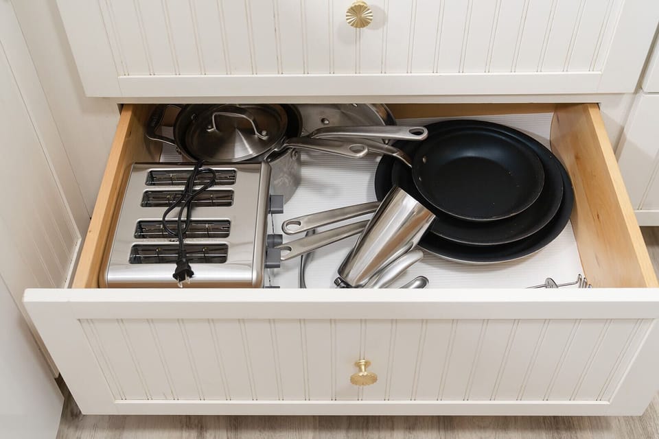 kitchen amenities
