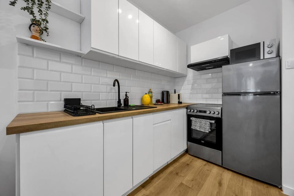 Fully Equipped Kitchen | Book Now with RENTUJEMY.COM