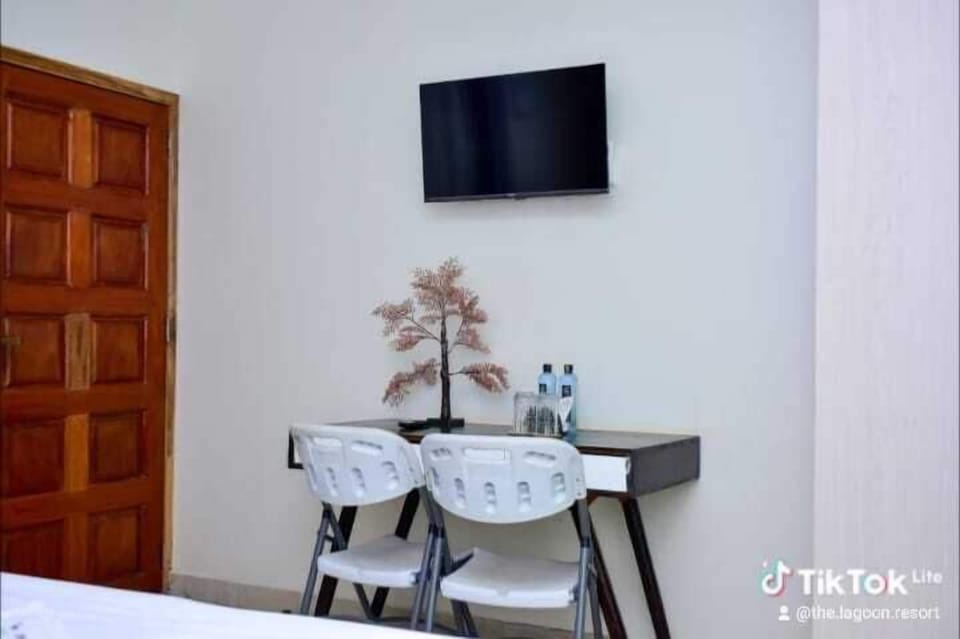 Desk, laptop workspace, free WiFi
