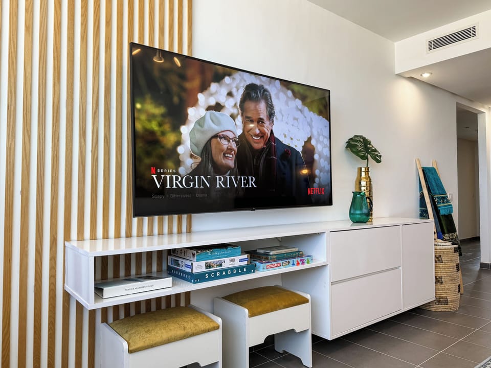 Lean back and watch your favorite TV shows. 