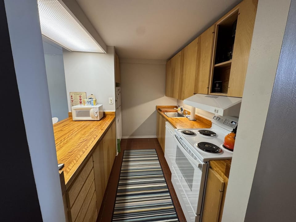 Stowe Ski Condo! 3BR Near Mountain w/Heated Pool! (6063)