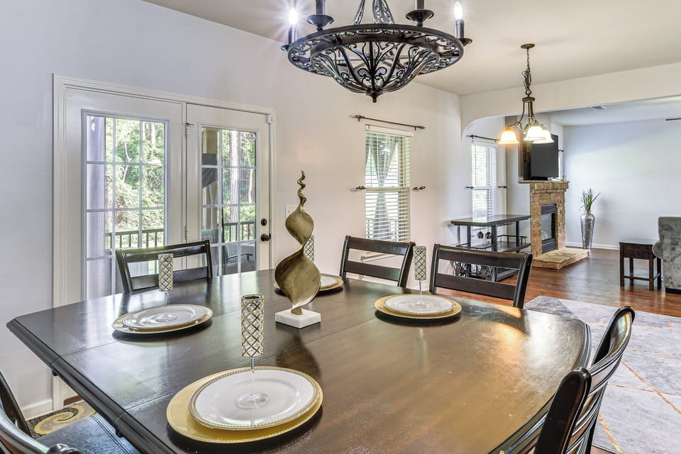 Dining Area | 1st Floor