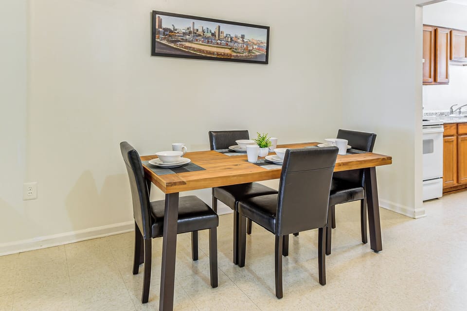Dining Area | Dishware/Flatware Provided | Free WiFi | 2nd Floor