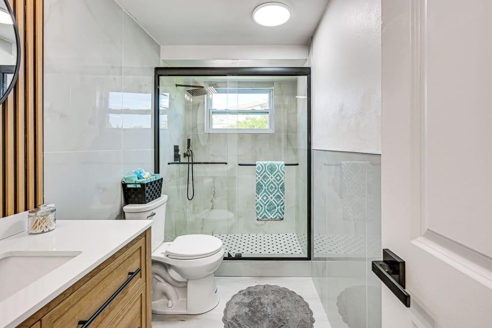 Full Bathroom