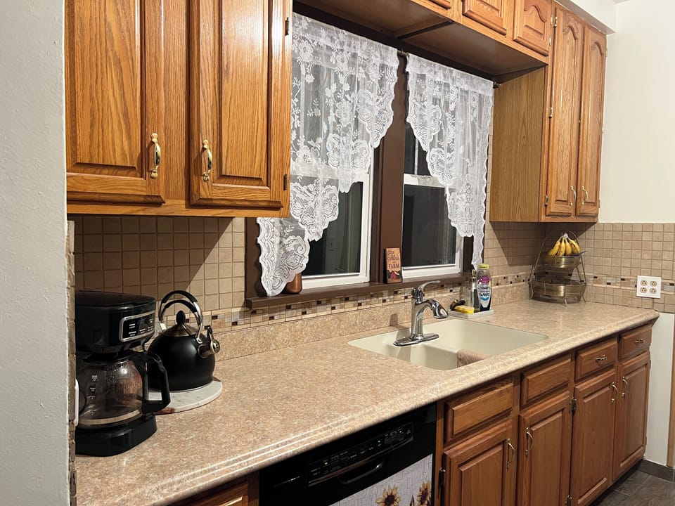 Fully Stocked kitchen 