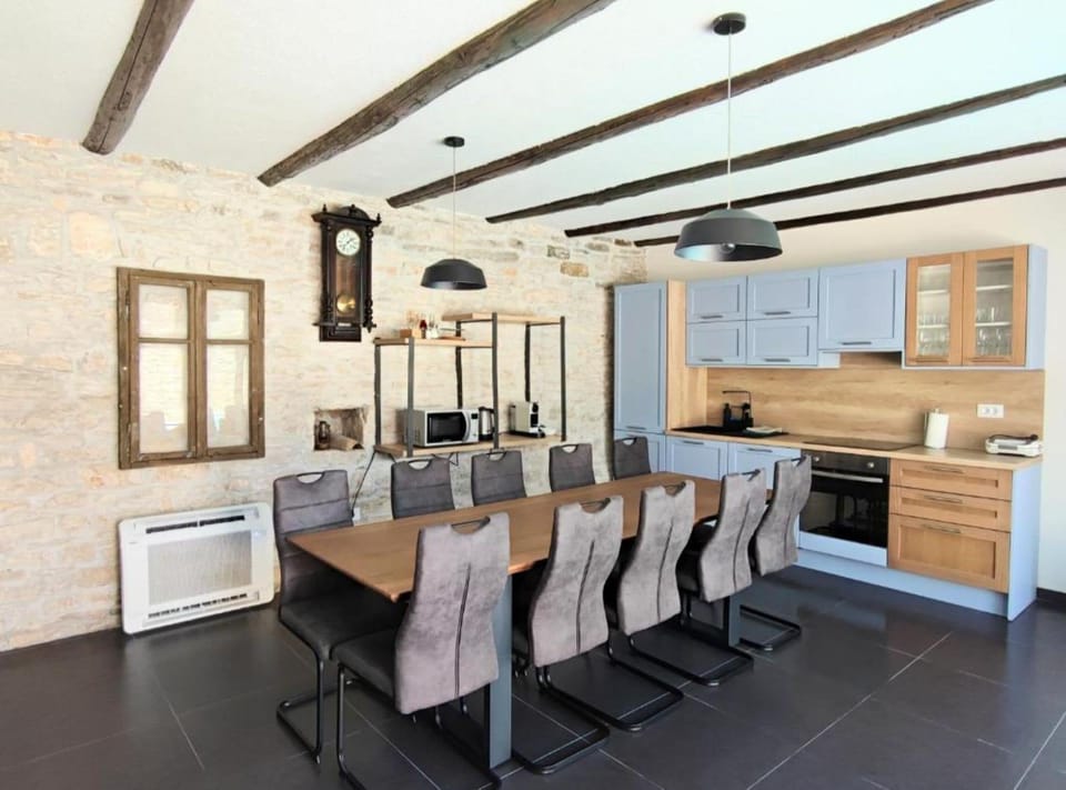 Villa (Villa Galant with Pool & Sauna Maruž) | Dining room