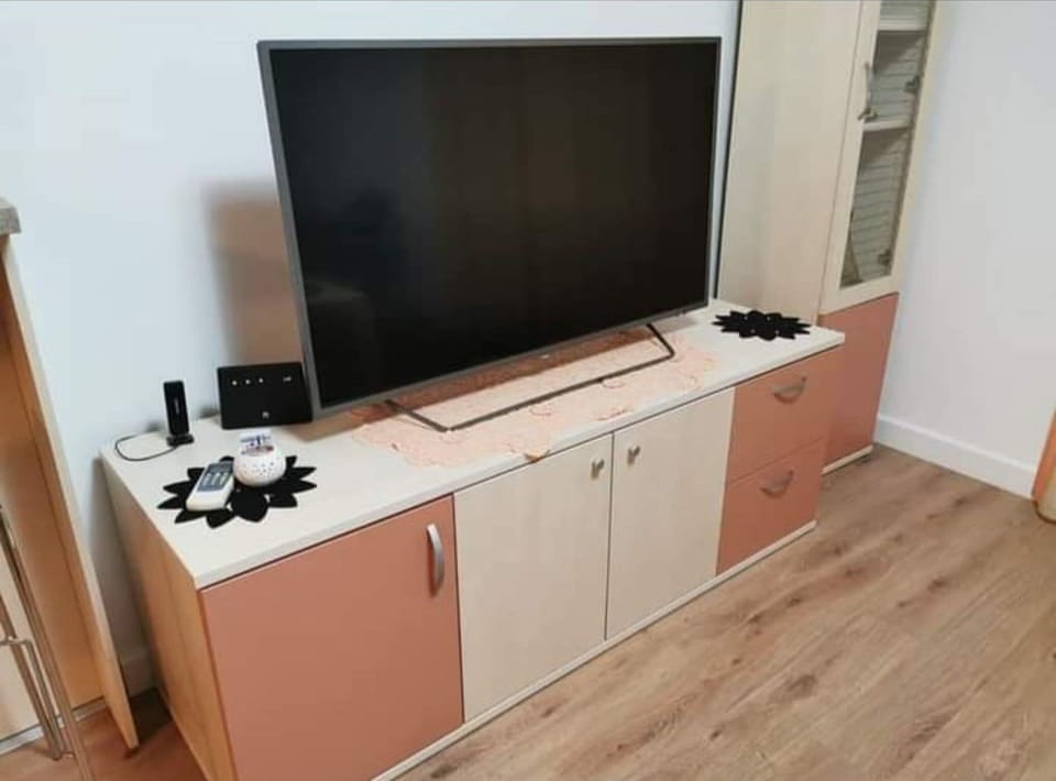 Apartment (Two-Bedroom Apartment With Sea View) | Living room