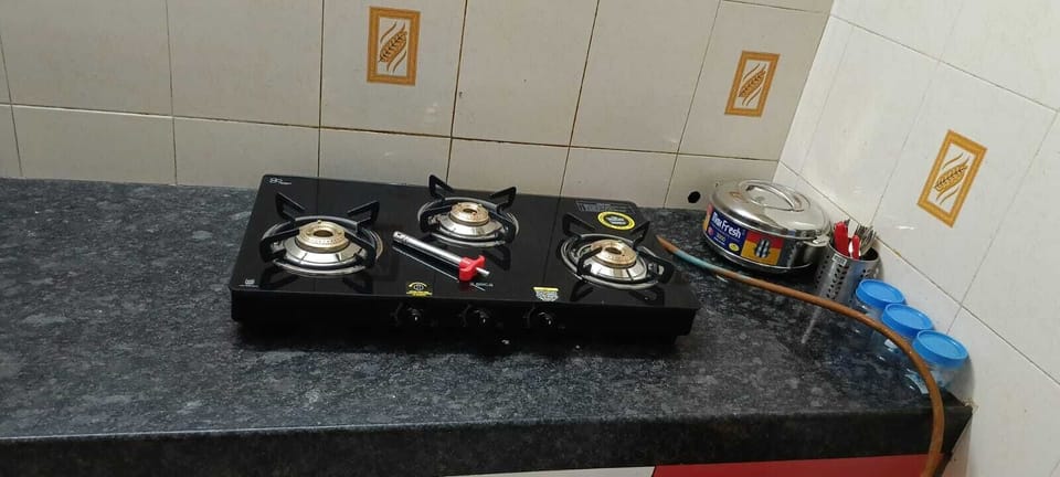 Fridge, dishwasher, cookware/dishes/utensils