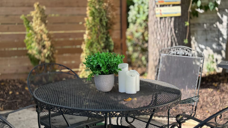 Outdoor dining