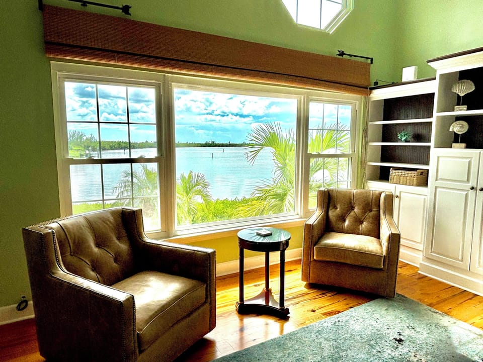 High end leather swivel chairs to enjoy the captivating water views