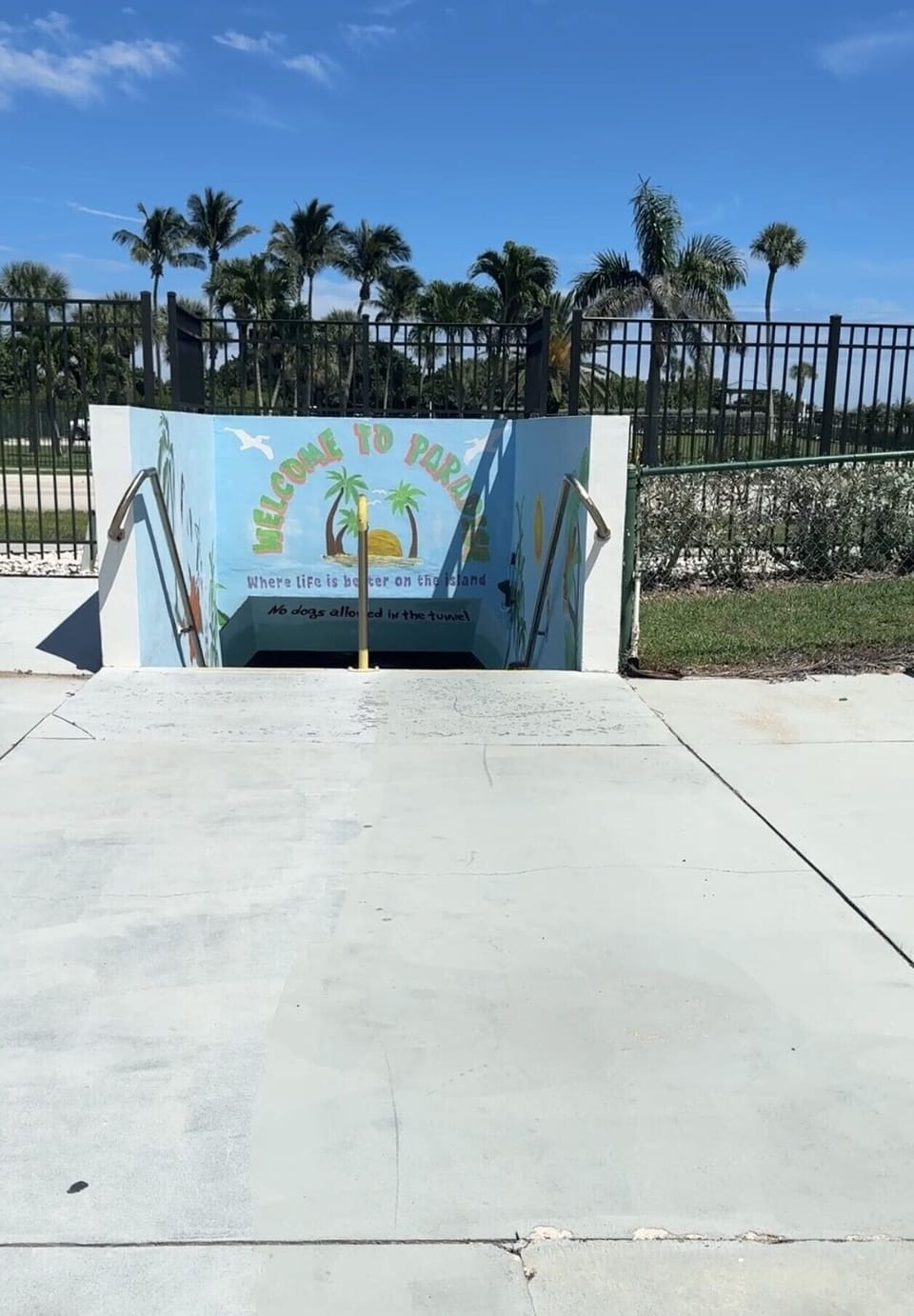 Tunnel to the beach