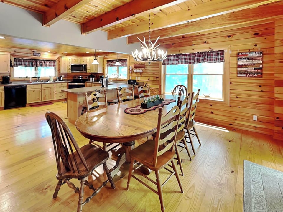 House (4 Bedrooms) | Property amenity