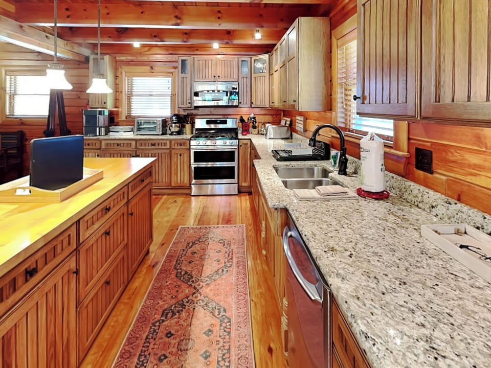 House (5 Bedrooms) | Property amenity