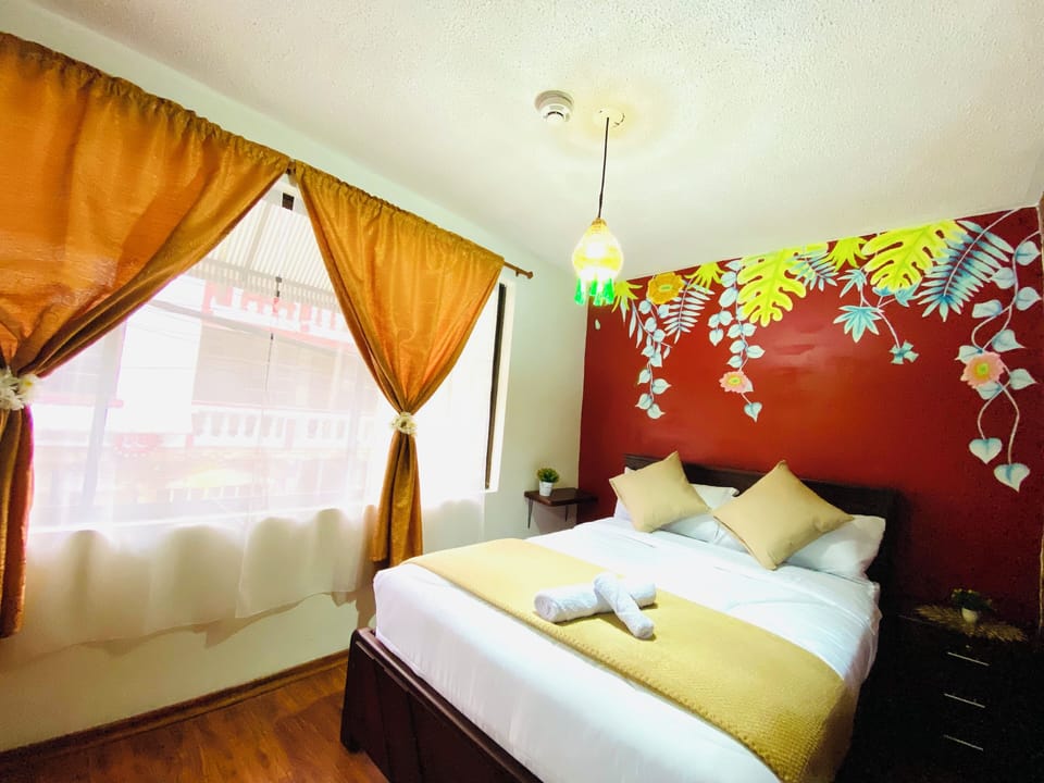Comfort Room, 1 Queen Bed, Housekeeping, Mountain View | WiFi (free)