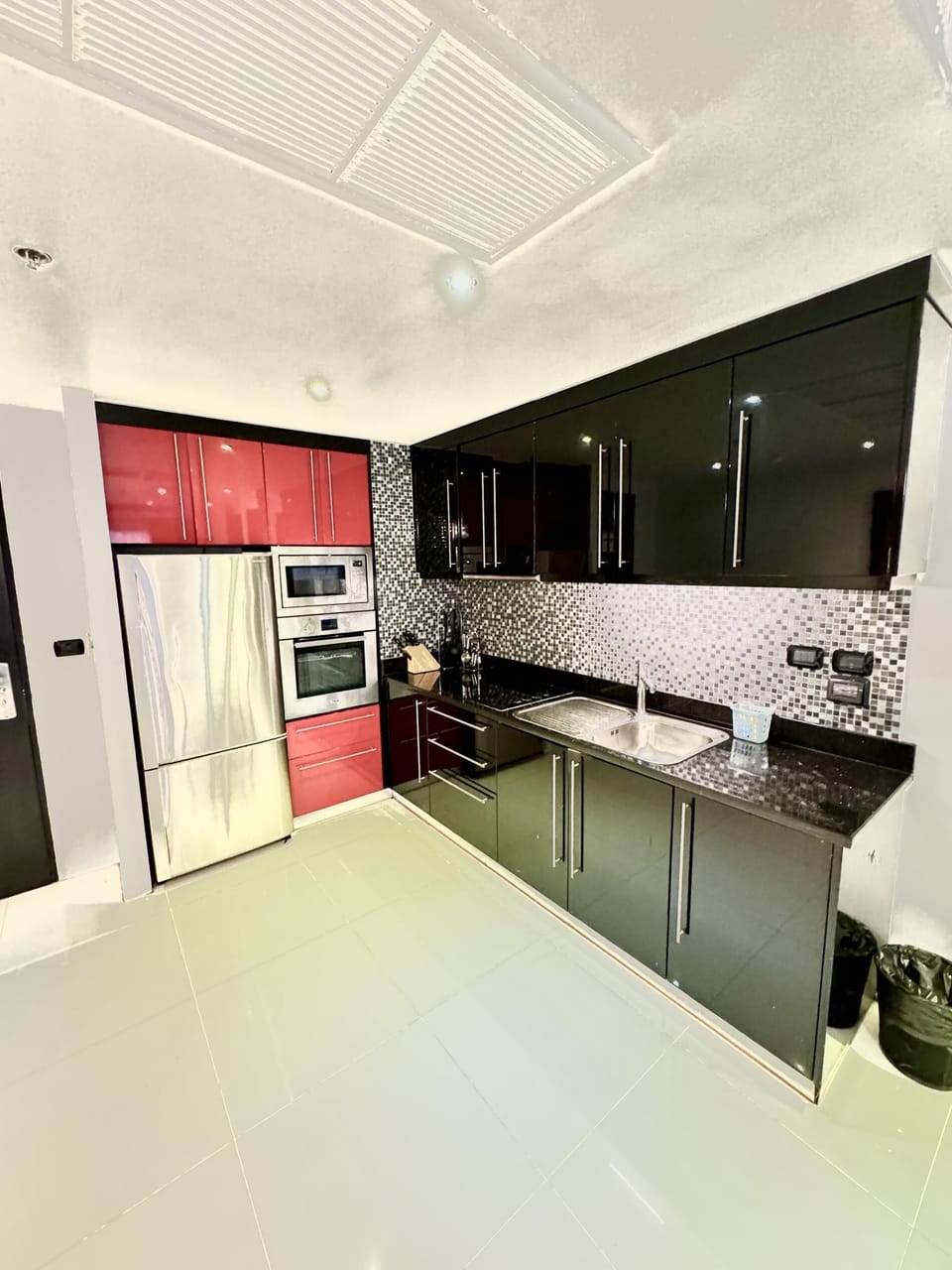 L08 Penthouse Suite, Modern Condo On Bangla Road (6611)