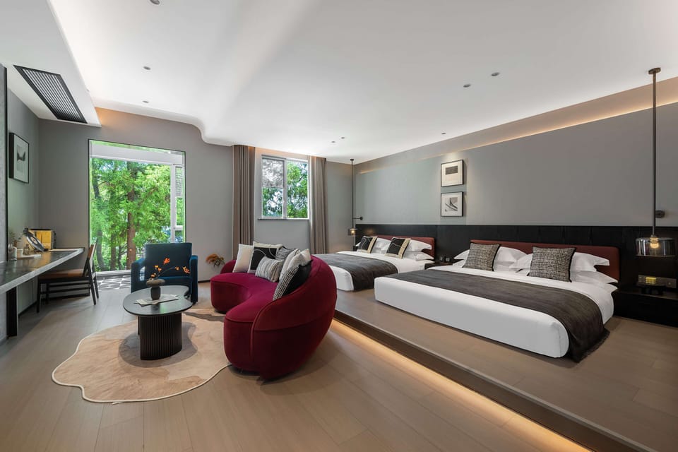 Family Twin Room | Premium bedding, pillowtop beds, laptop workspace, soundproofing