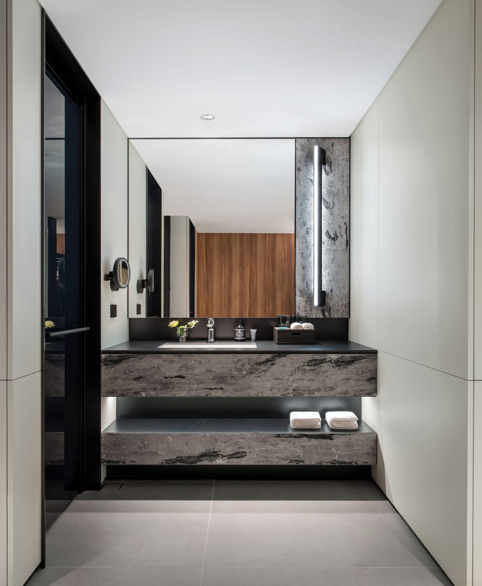 Standard Double Room, City View | Bathroom | Free toiletries, hair dryer, bathrobes, slippers