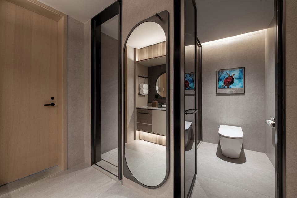 Business Room, 1 Queen Bed, Housekeeping, City View | Bathroom | Shower, hair dryer, bathrobes, slippers