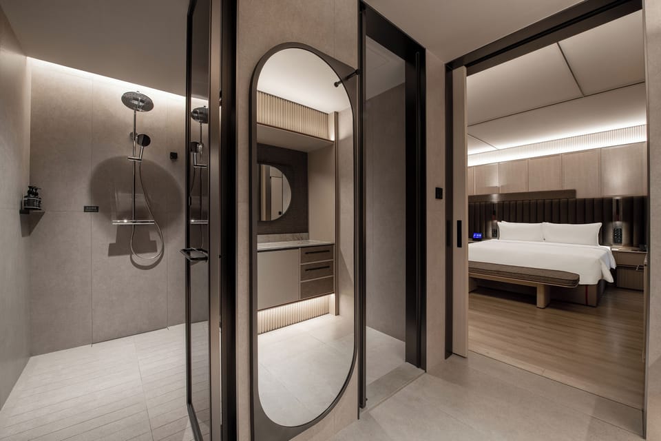 Shower, hair dryer, bathrobes, slippers