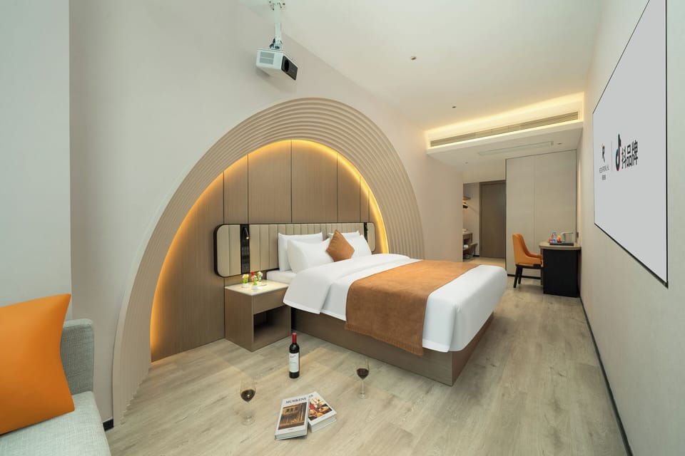 Executive Double Room, Housekeeping, City View | Desk, laptop workspace, blackout drapes, soundproofing