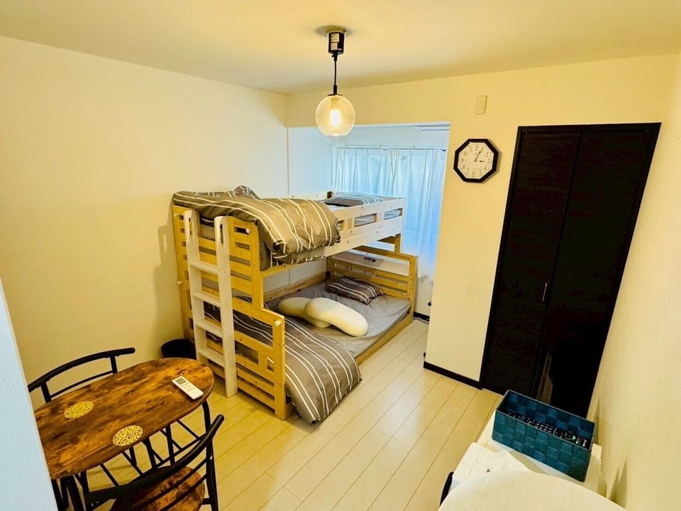 Basic Apartment | Free WiFi, bed sheets