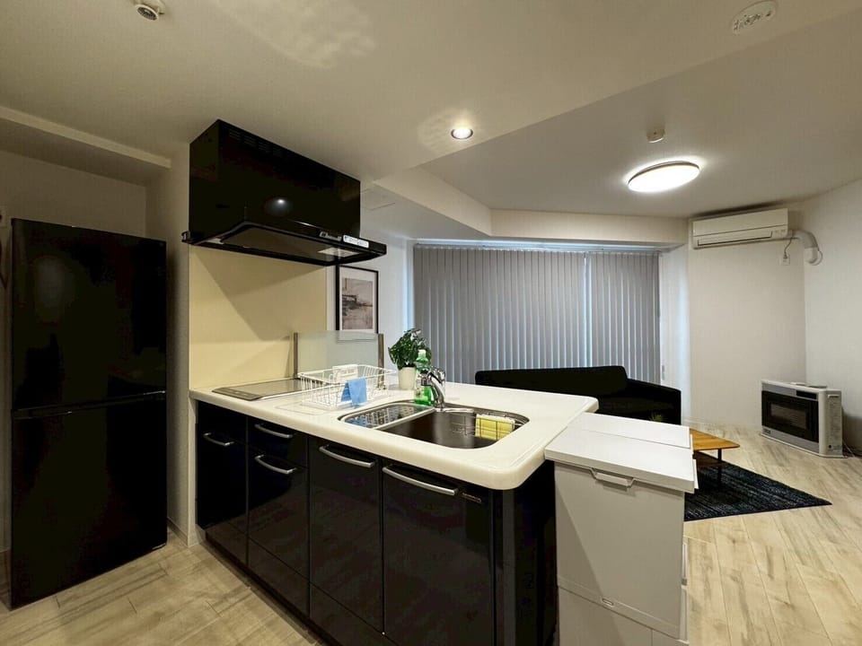Fridge, microwave, stovetop, electric kettle