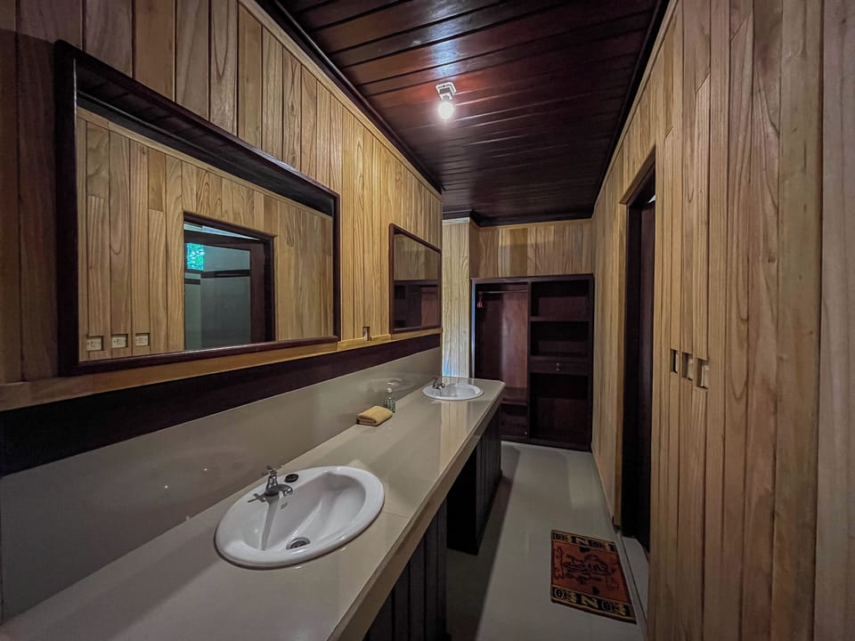 Deluxe Double Room, Balcony, Mountain View | Bathroom | Shower, towels, soap, shampoo
