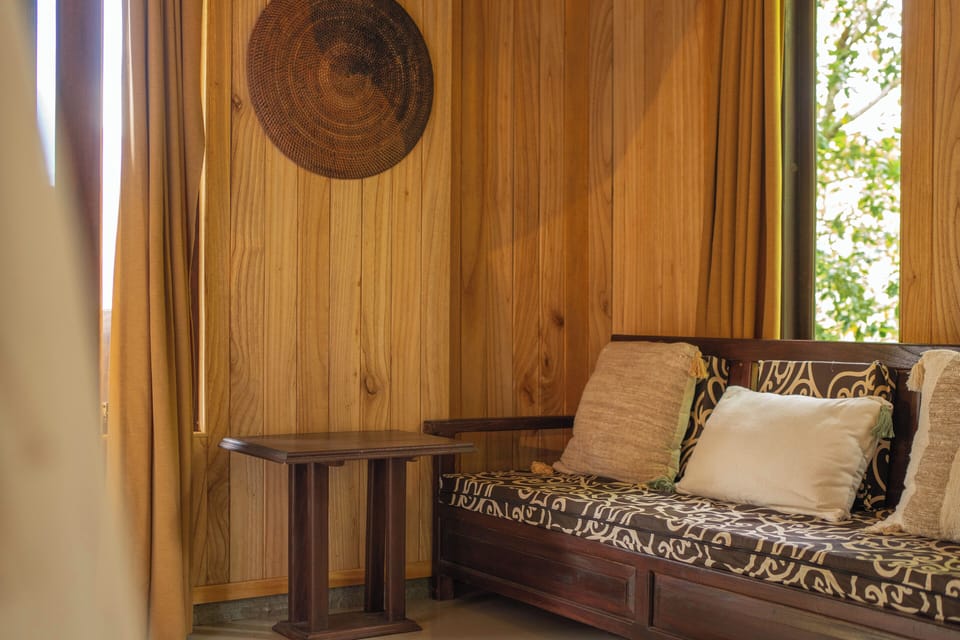 Deluxe Double Room, Balcony, Mountain View | Living area