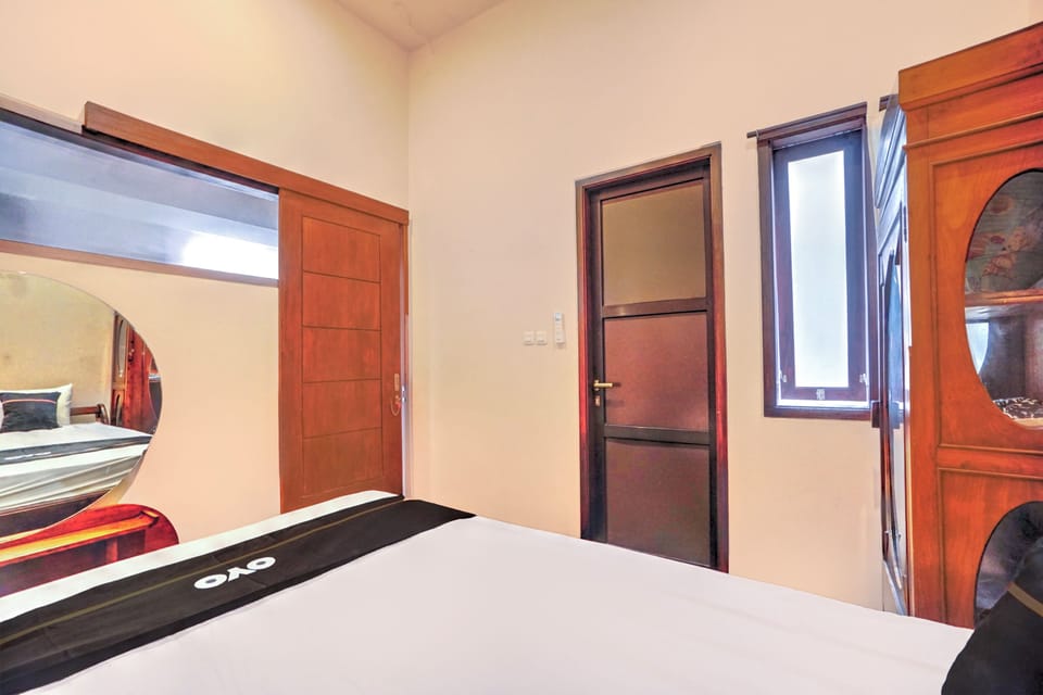 Standard Double Room | Free WiFi, bed sheets