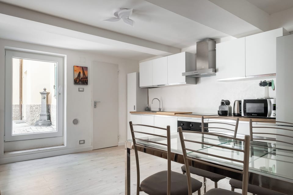 Apartment, 2 Bedrooms | Private kitchen | Fridge, microwave, oven, stovetop