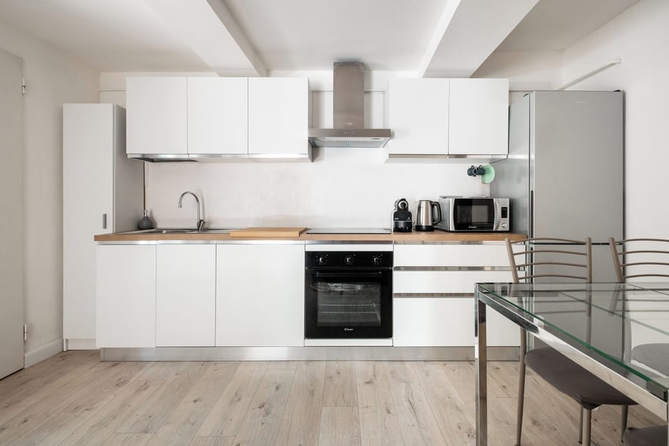 Apartment, 2 Bedrooms | Private kitchen | Fridge, microwave, oven, stovetop