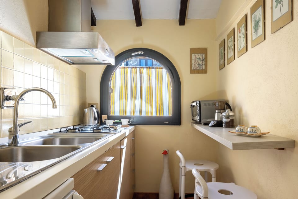 Villa, Patio, Garden View | Private kitchen | Fridge, microwave, oven, stovetop
