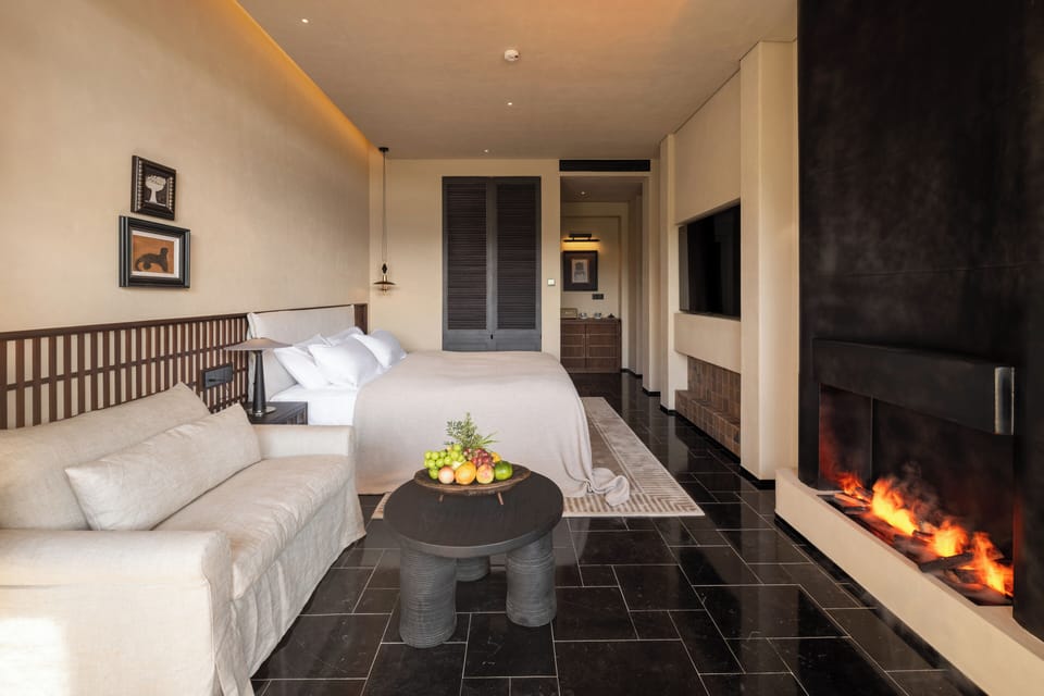 Superior Double Room, Balcony, Ocean View | Minibar (free items), in-room safe, desk, laptop workspace