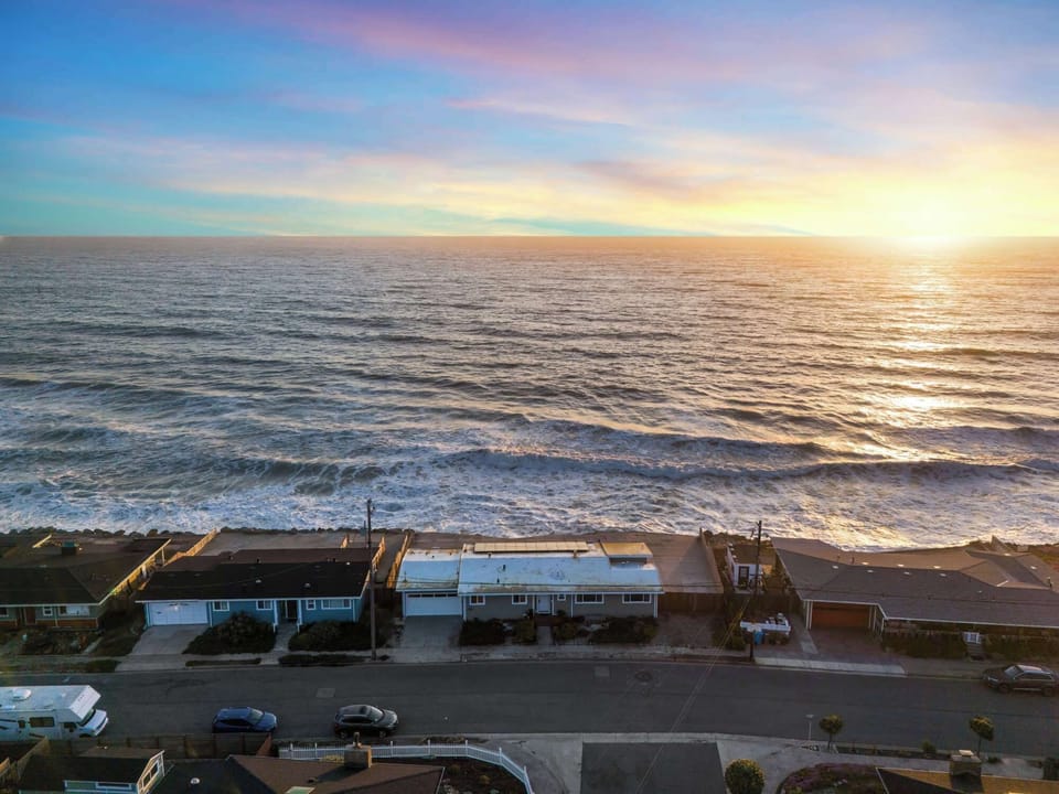 House, Oceanfront (3 Bedrooms) | Interior